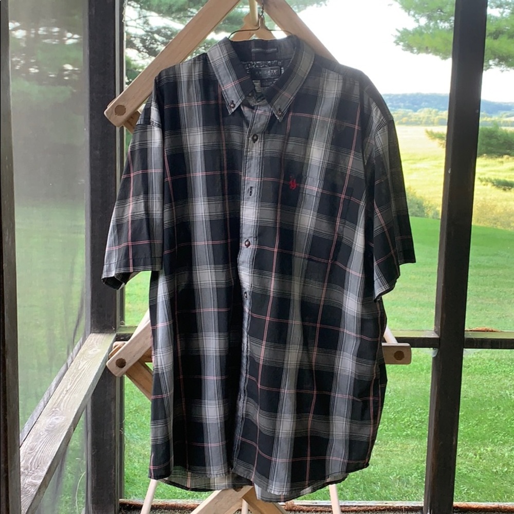 Black/red button down shirt